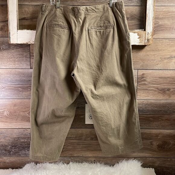 Columbia Women’s Plus Size Capri Pants , Size 16W , Tan - Picture 4 of 9